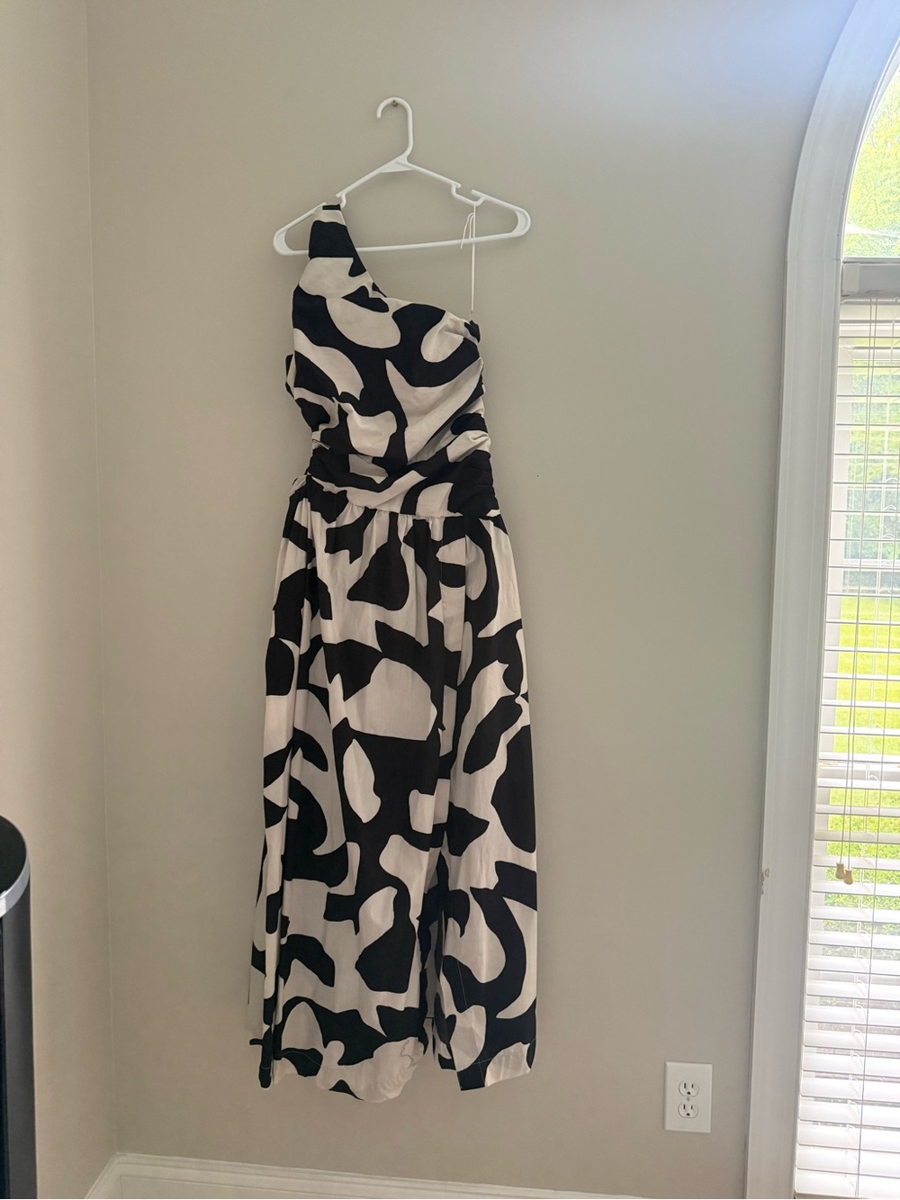 Abercrombie & Fitch Black and White One-Shoulder Midi Dress